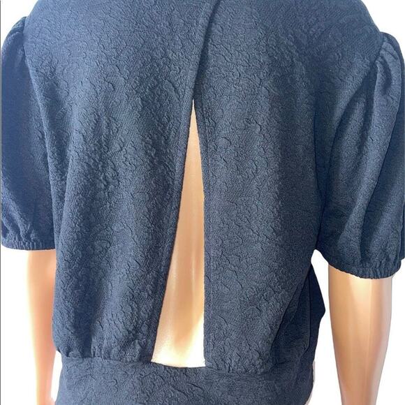 Juniors' SO Puffed Sleeve Cutout Back Top
LARGE, Black-New with tags SZ L - Picture 7 of 10